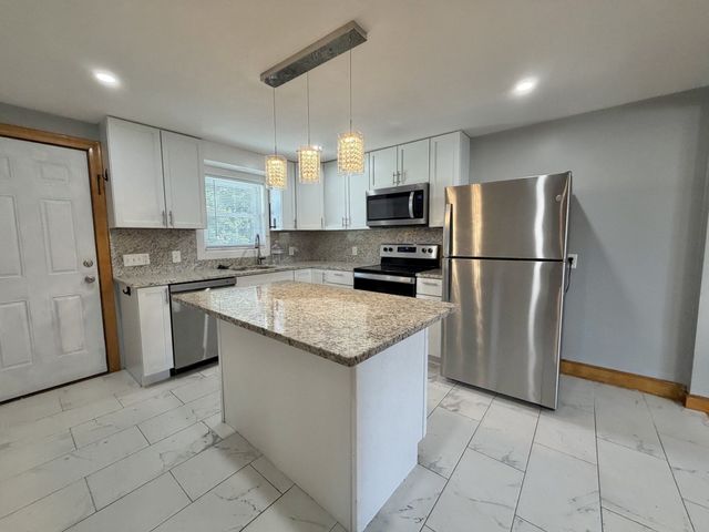 108 Brookline St, Watertown, MA 02472