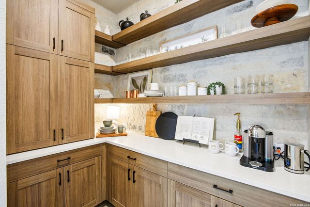 3720 Moru Oak Drive, Seguin, TX 78155