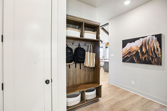 3720 Moru Oak Drive, Seguin, TX 78155