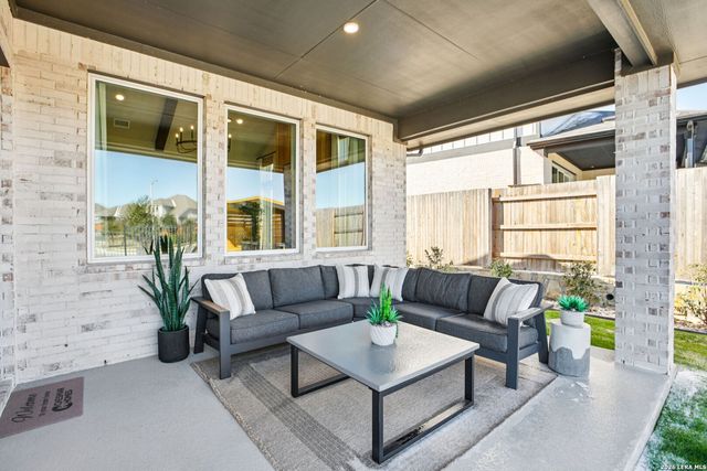 3720 Moru Oak Drive, Seguin, TX 78155