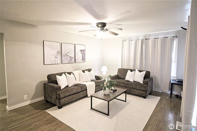 5722 119th Avenue E, Puyallup, WA 98372