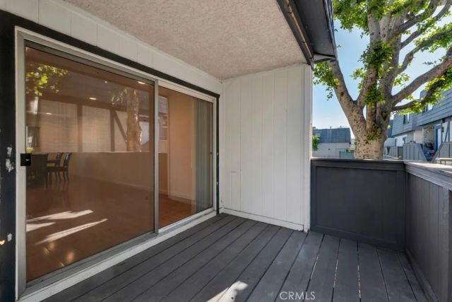 18550 Hatteras Street 76, Tarzana, CA 91356