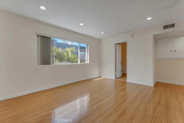 18550 Hatteras Street 76, Tarzana, CA 91356