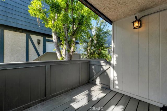 18550 Hatteras Street 76, Tarzana, CA 91356