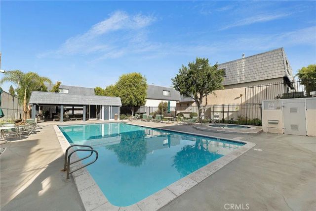 18550 Hatteras Street 76, Tarzana, CA 91356