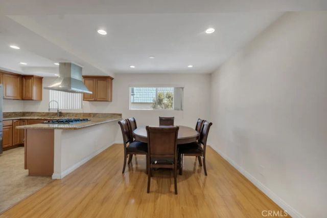 18550 Hatteras Street 76, Tarzana, CA 91356