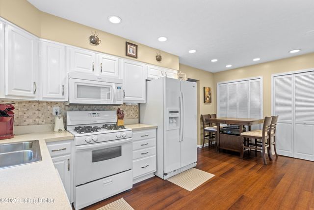 6217 Lynnchester Dr, Louisville, KY 40219
