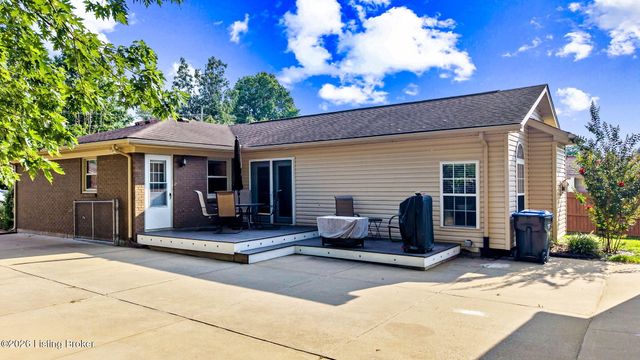 6217 Lynnchester Dr, Louisville, KY 40219