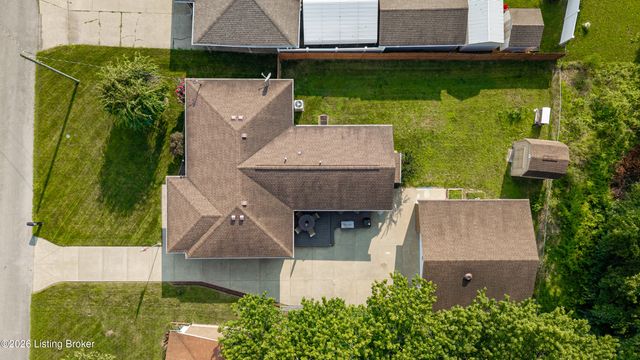 6217 Lynnchester Dr, Louisville, KY 40219