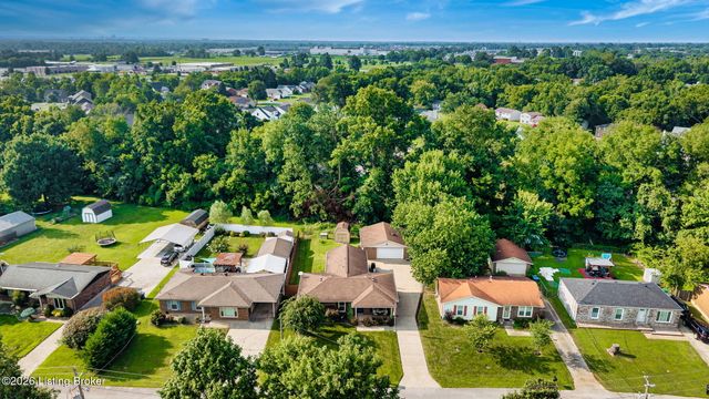 6217 Lynnchester Dr, Louisville, KY 40219