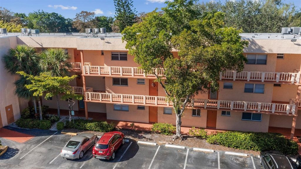 8400 Lagos De Campo Boulevard 209, Tamarac, FL 33321