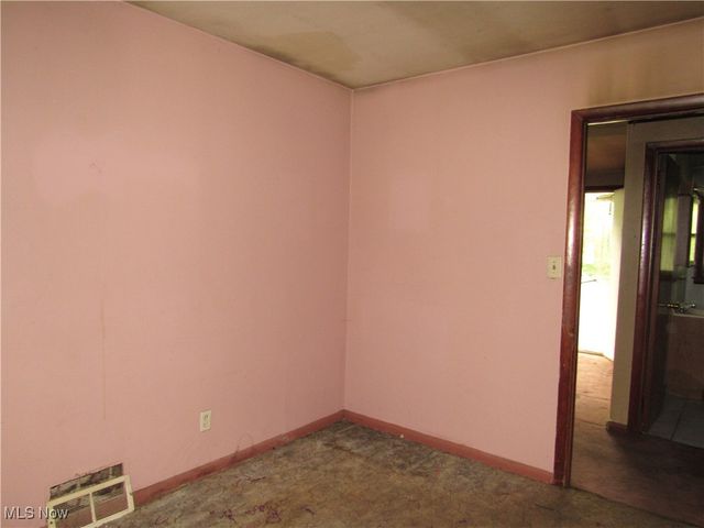 1054 Water Street, Newton Falls, OH 44444