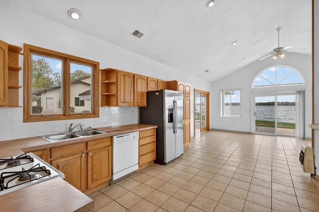 13117 Lakeshore Drive, Shelbyville, MI 49344