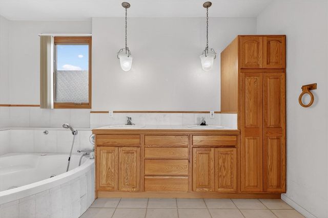 13117 Lakeshore Drive, Shelbyville, MI 49344
