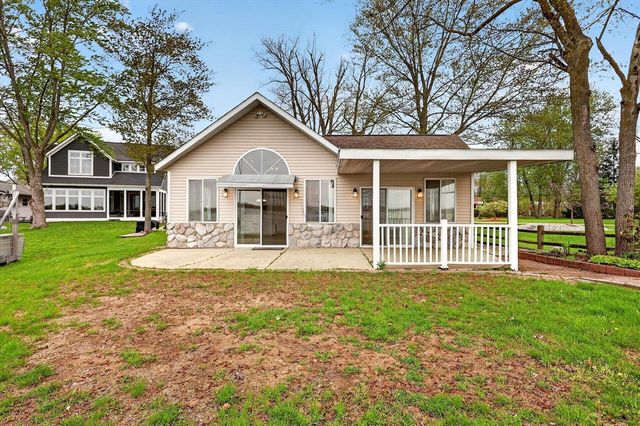 13117 Lakeshore Drive, Shelbyville, MI 49344