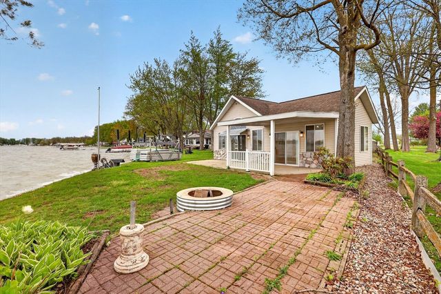 13117 Lakeshore Drive, Shelbyville, MI 49344