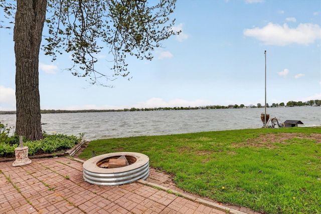 13117 Lakeshore Drive, Shelbyville, MI 49344
