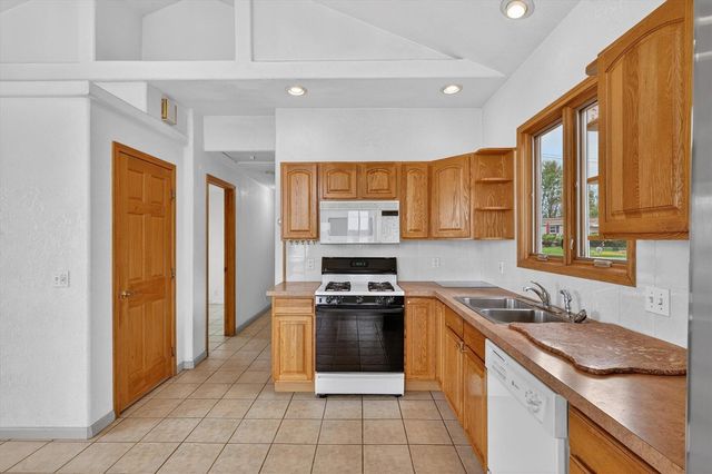 13117 Lakeshore Drive, Shelbyville, MI 49344