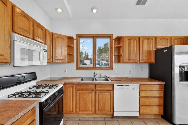 13117 Lakeshore Drive, Shelbyville, MI 49344