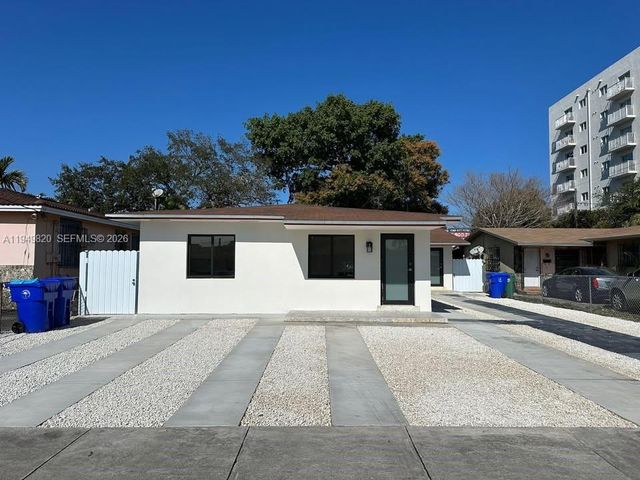 2223 NW 4th St 2225, Miami, FL 33125
