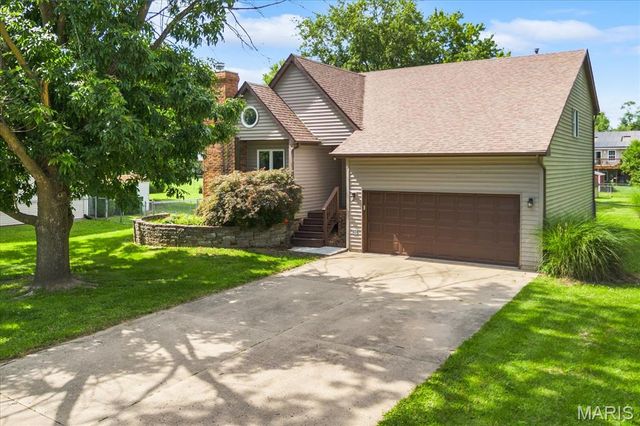 7342 W Main Street, Maryville, IL 62062