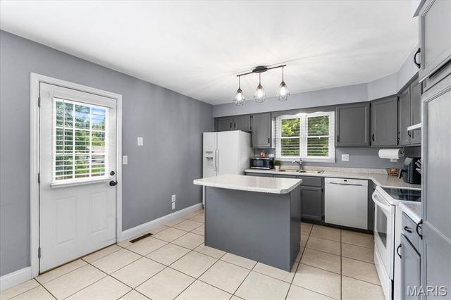 7342 W Main Street, Maryville, IL 62062