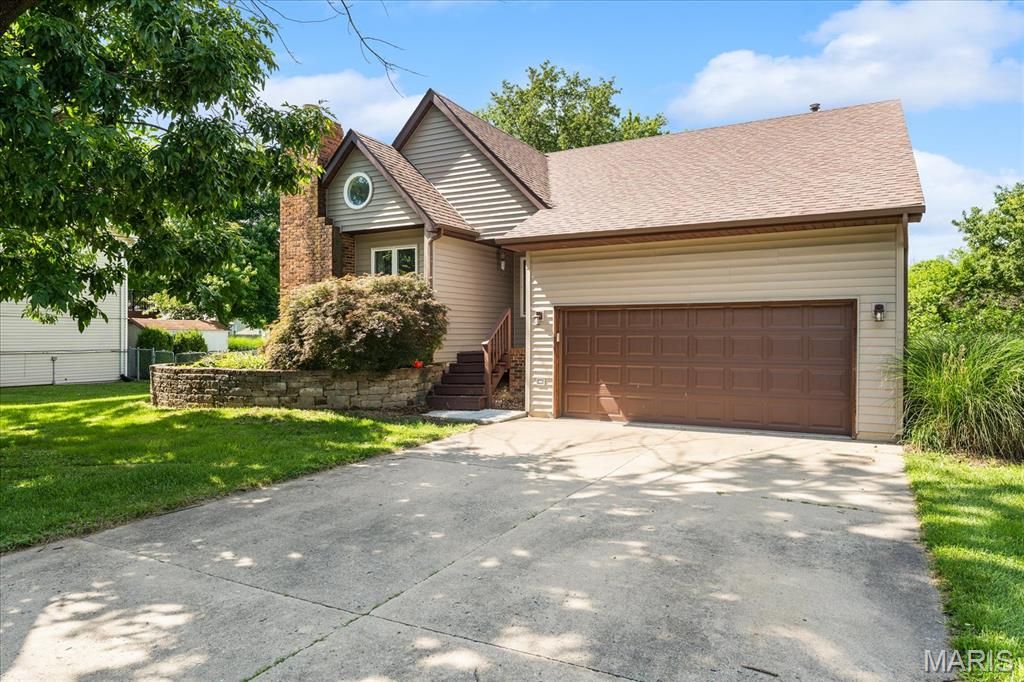 7342 W Main Street, Maryville, IL 62062