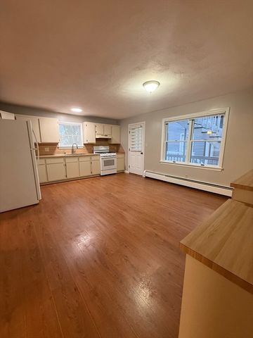 49-51 Seventh Ave 1, Lowell, MA 01854