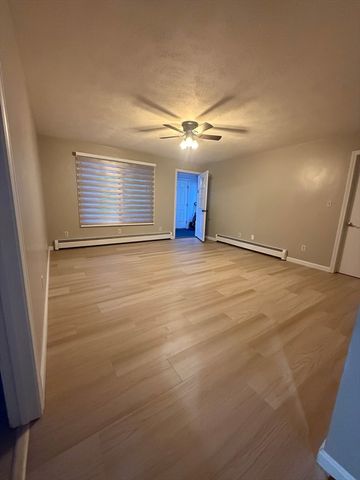 49-51 Seventh Ave 1, Lowell, MA 01854