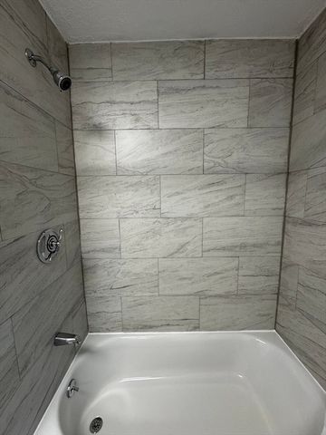 49-51 Seventh Ave 1, Lowell, MA 01854