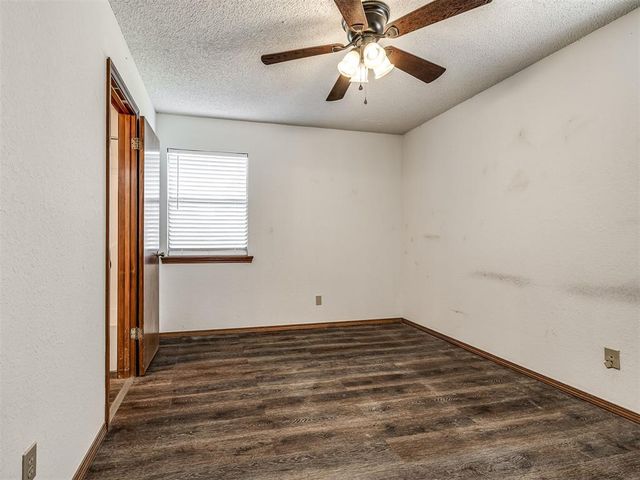 1812 Sunset Drive, Eufaula, OK 74432