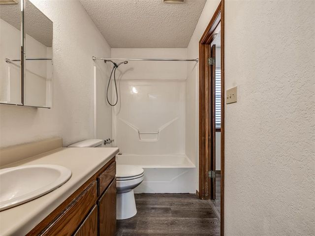 1812 Sunset Drive, Eufaula, OK 74432