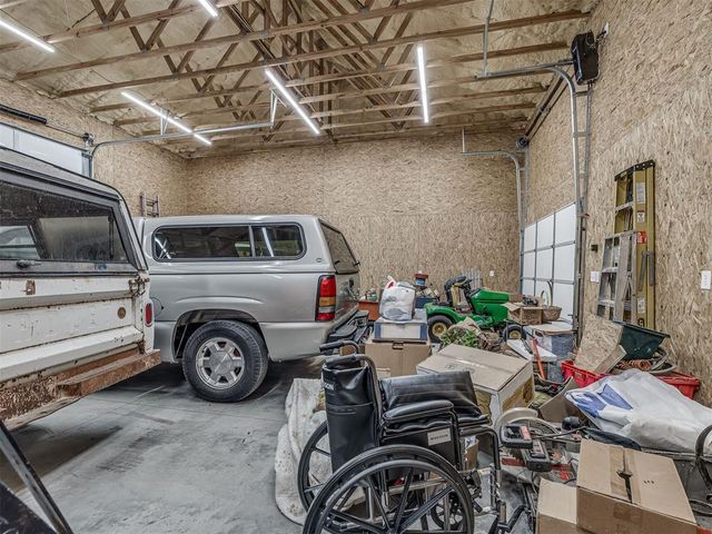 1812 Sunset Drive, Eufaula, OK 74432