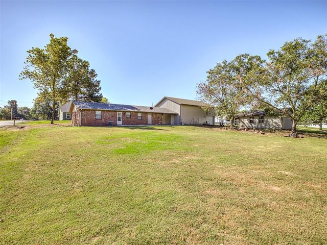 1812 Sunset Drive, Eufaula, OK 74432