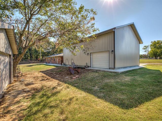 1812 Sunset Drive, Eufaula, OK 74432