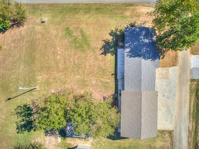 1812 Sunset Drive, Eufaula, OK 74432