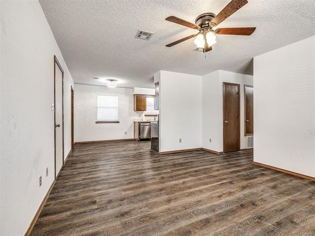 1812 Sunset Drive, Eufaula, OK 74432