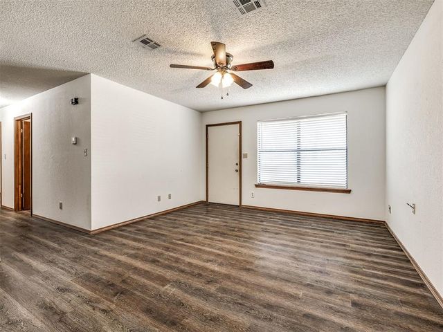 1812 Sunset Drive, Eufaula, OK 74432