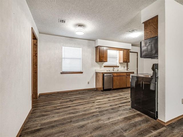 1812 Sunset Drive, Eufaula, OK 74432