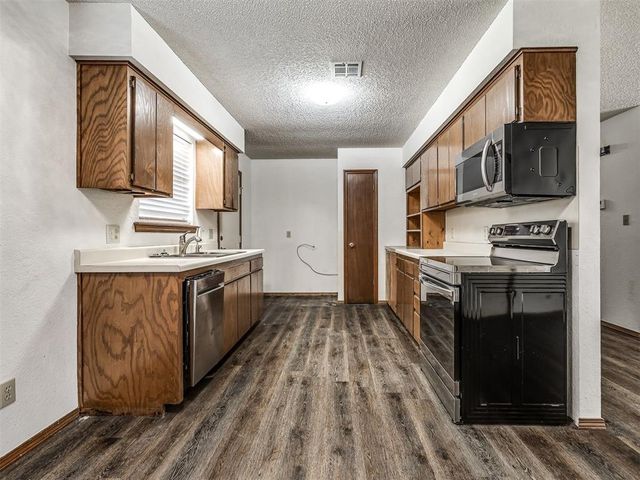 1812 Sunset Drive, Eufaula, OK 74432