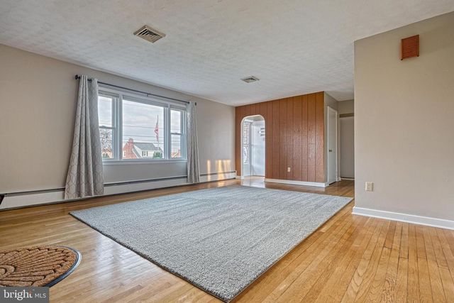 234 W ORE ST, Seven Valleys, PA 17360