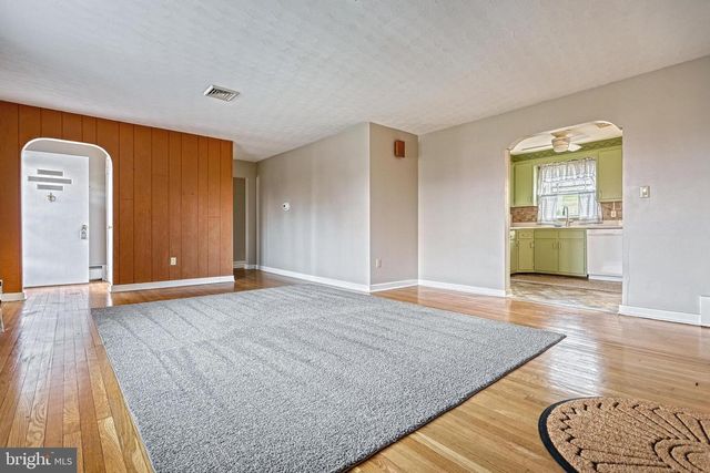 234 W ORE ST, Seven Valleys, PA 17360