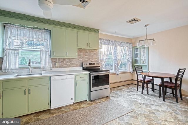 234 W ORE ST, Seven Valleys, PA 17360