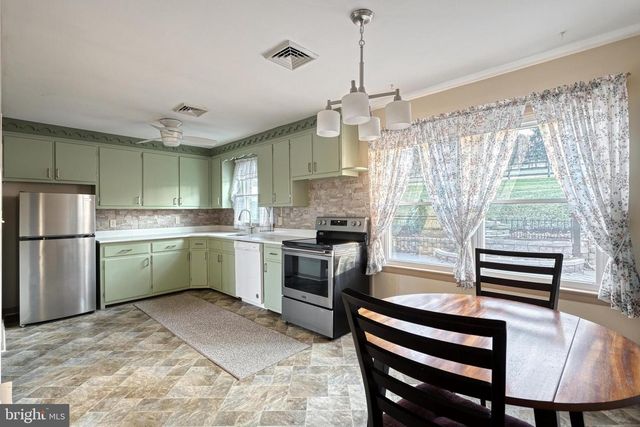 234 W ORE ST, Seven Valleys, PA 17360