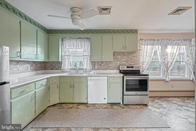 234 W ORE ST, Seven Valleys, PA 17360