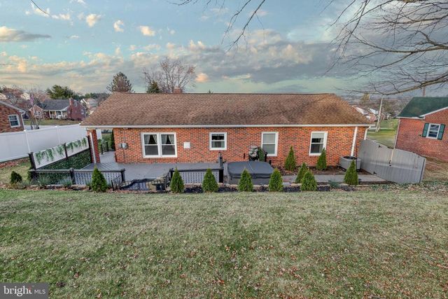 234 W ORE ST, Seven Valleys, PA 17360