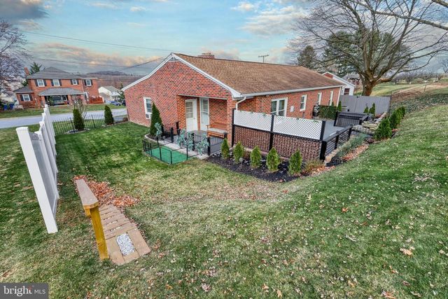 234 W ORE ST, Seven Valleys, PA 17360
