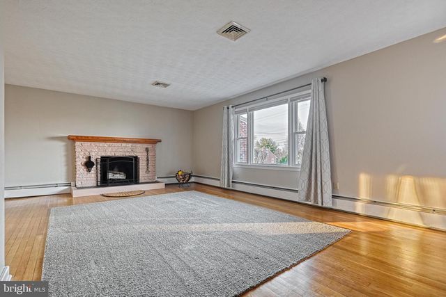 234 W ORE ST, Seven Valleys, PA 17360