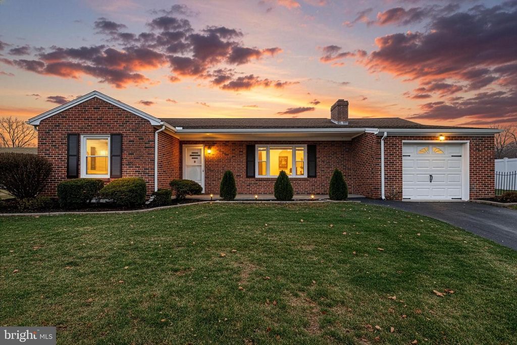 234 W ORE ST, Seven Valleys, PA 17360