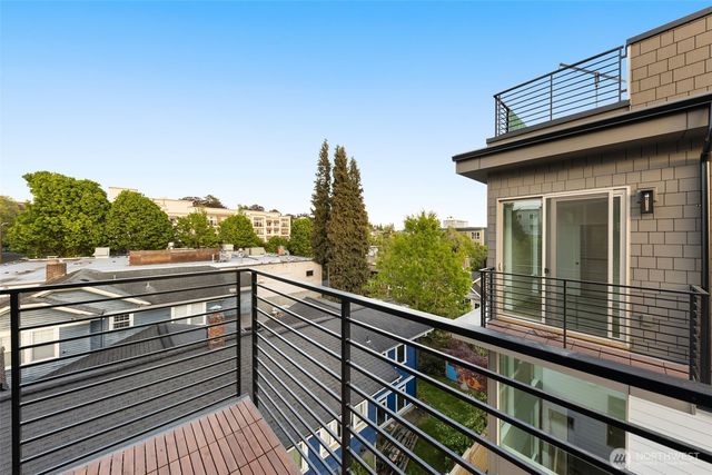 1203 G N Allen Place, Seattle, WA 98103